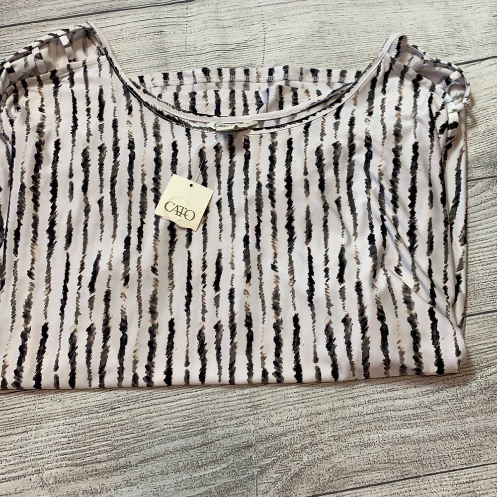 Cato sportswear top size 14/16 W